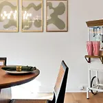 Downtown Escape: 3Br - Game/Movie Room - Foosball